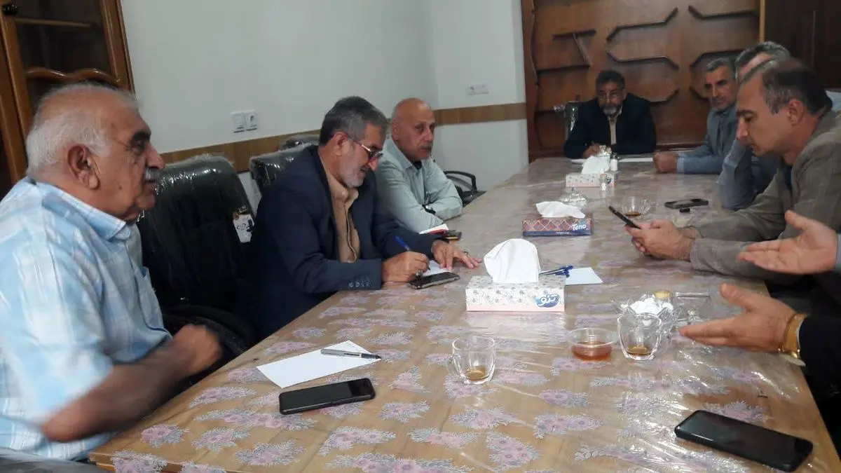 نشستی برای بررسی مشکلات کارگران قرقبان جنگلهای مازندران/ حقوقها افزایش مییابد؟