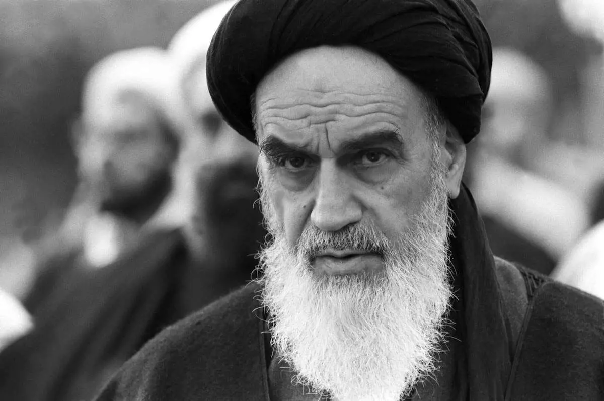 امام خمینی (ره)؛ سمبل راهبریِ دقیق نظریه و عمل در حوزه حکمروایی اسلامی است