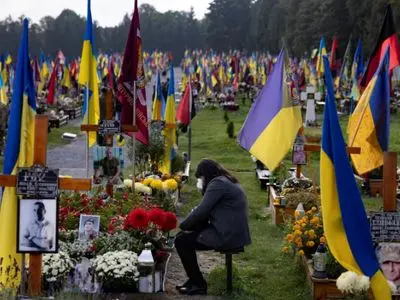 قبرستان‌های شلوغ لویو، راز تلخ تلفات اوکراین را برملا می‌کنند