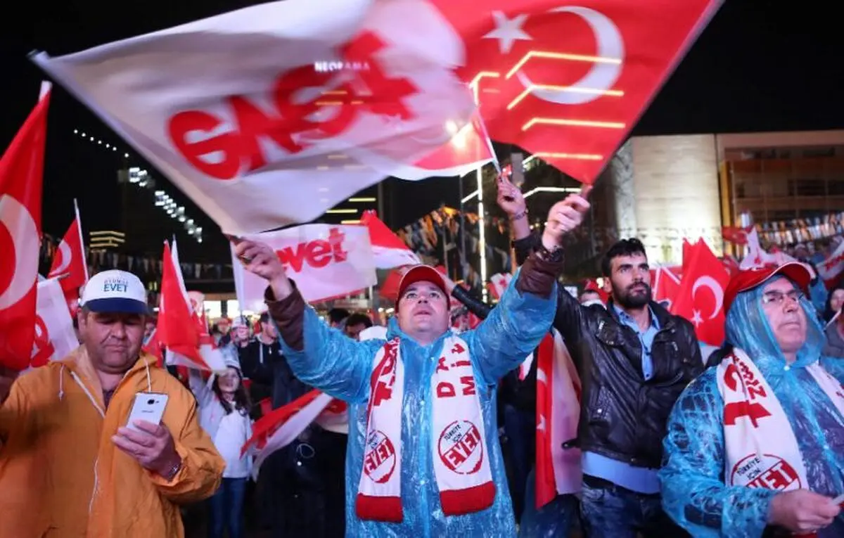 'Yes' camp claims win in vote on new Erdogan powers