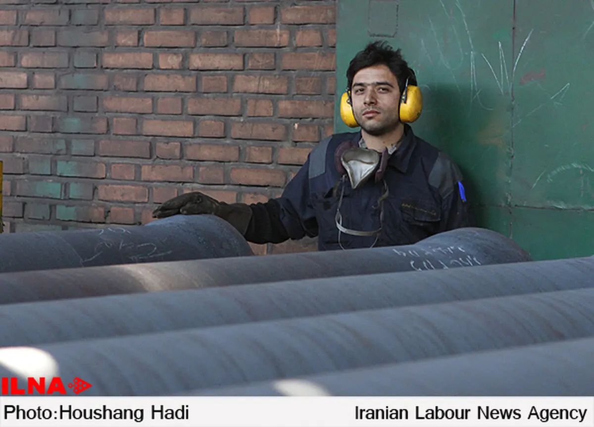 کارگران لوله و نورد صفا در تعطیلات پایان هفته از اموال کارخانه نگهبانی می‌دهند
