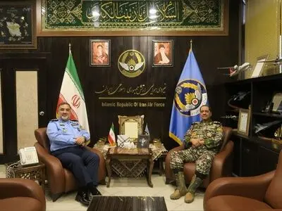دیدار فرمانده قرارگاه مشترک پدافند هوایی خاتم الانبیاء(ص) کشور با فرمانده نیروهای هوایی ارتش