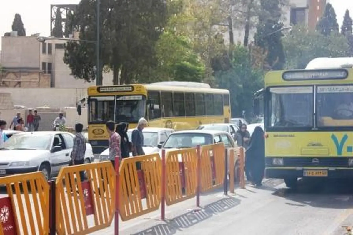 خدمات رسانی ناوگان اتوبوسرانی و مینی بوسرانی متوقف شد