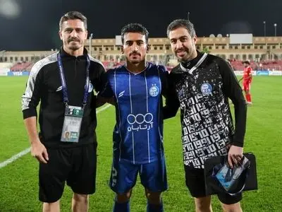 وریا غفوری: بگویید چرا نمی‌توانم روی نیمکت استقلال بنشینم؟