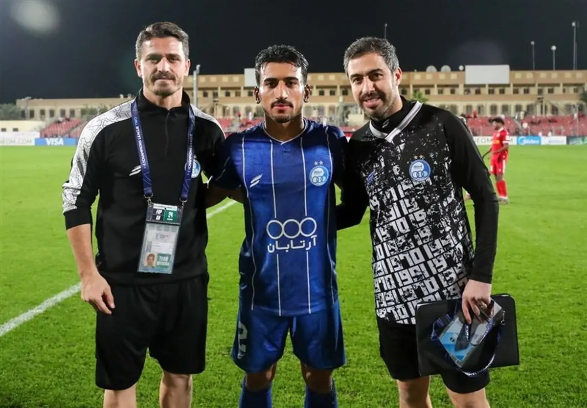 وریا غفوری: بگویید چرا نمی‌توانم روی نیمکت استقلال بنشینم؟