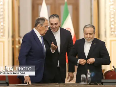 وزير الخارجية الروسي يلتقي نظيره الايراني في طهران