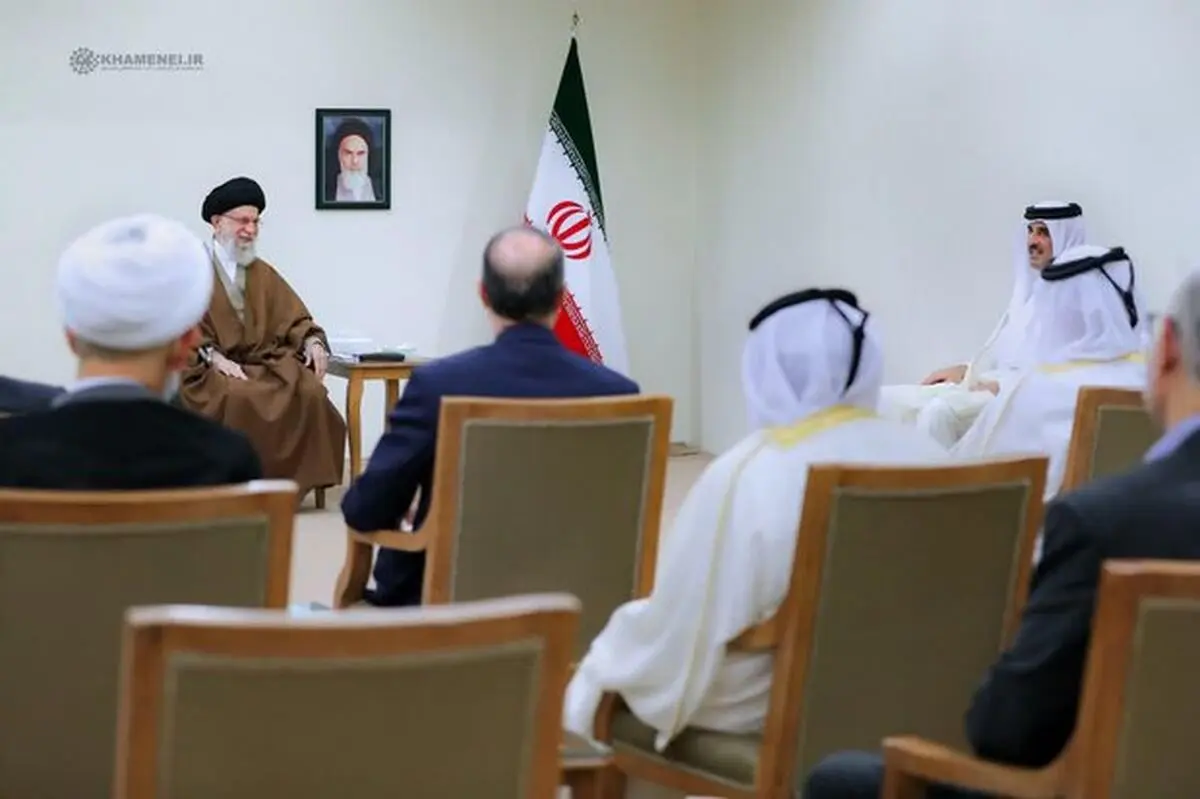 امیر قطر و هیات همراه با رهبر انقلاب دیدار کردند