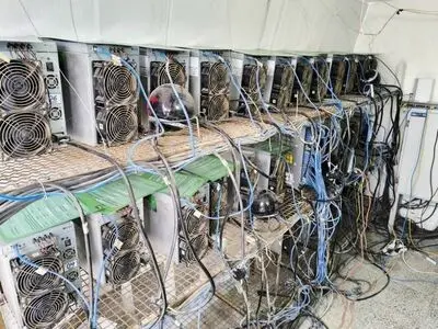 کشف ۲۲۰ دستگاه ماینر غیرمجاز در فارس/ مصرف برق معادل ۲۲۰۰ مشترک خانگی