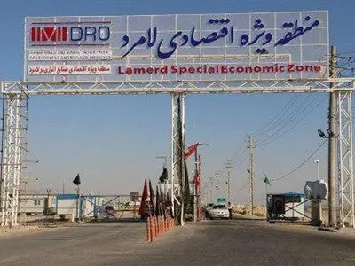 اشتغال مهمترین مطالبه‌ مردم منطقه اقتصادی لامرد است/سهم بومی‌ها از تاسیسات پالایشگاهی فقط آلودگی و بیکاری است