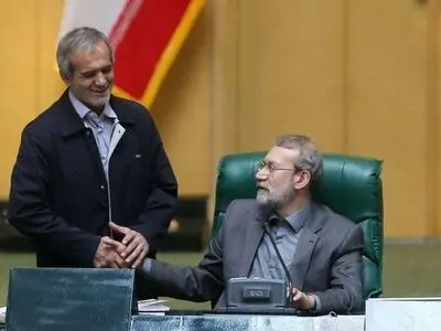 حامیان لاریجانی هم تحت عنوان اصولگرا در ستاد بودند