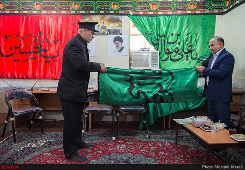 اهداء پرچم حرم امام رضا (ع) به موکب های مستقر در مهران