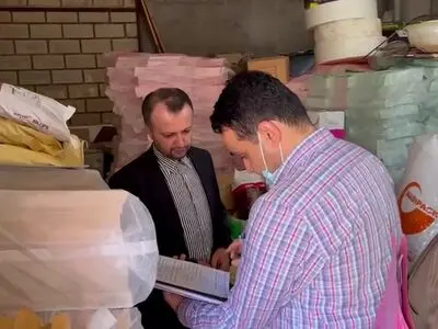 امحا شیرینی‌های کهنه و فاسد در یکی از قنادی‌های رشت