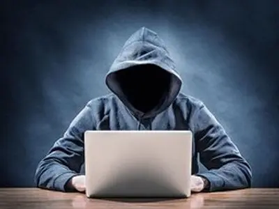 پایین بودن سواد رسانه‌ای کاربران ، از عوامل افتادن در دام کلاهبردان اینترنتی است 