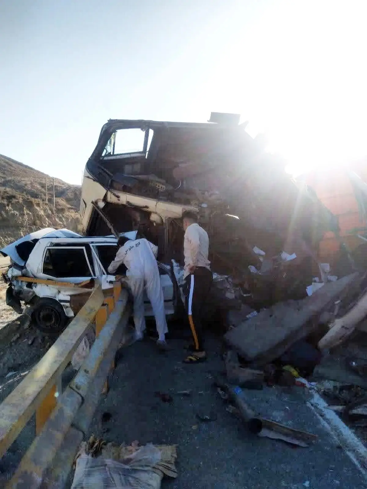 تصادف زنجیره‌ای خودروها در جاده تربت حیدریه به مشهد