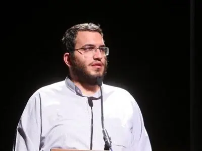 «کاروان هنری روایت حبیب» به کرمان رسید/ خاطره‌گویی رفقای حاج قاسم