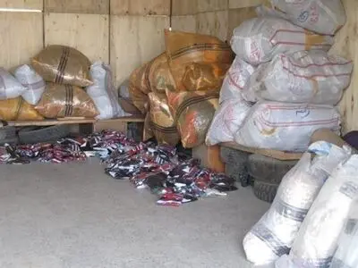 کشف البسه قاچاق 2 میلیاردی در محور میاندوآب-تبریز