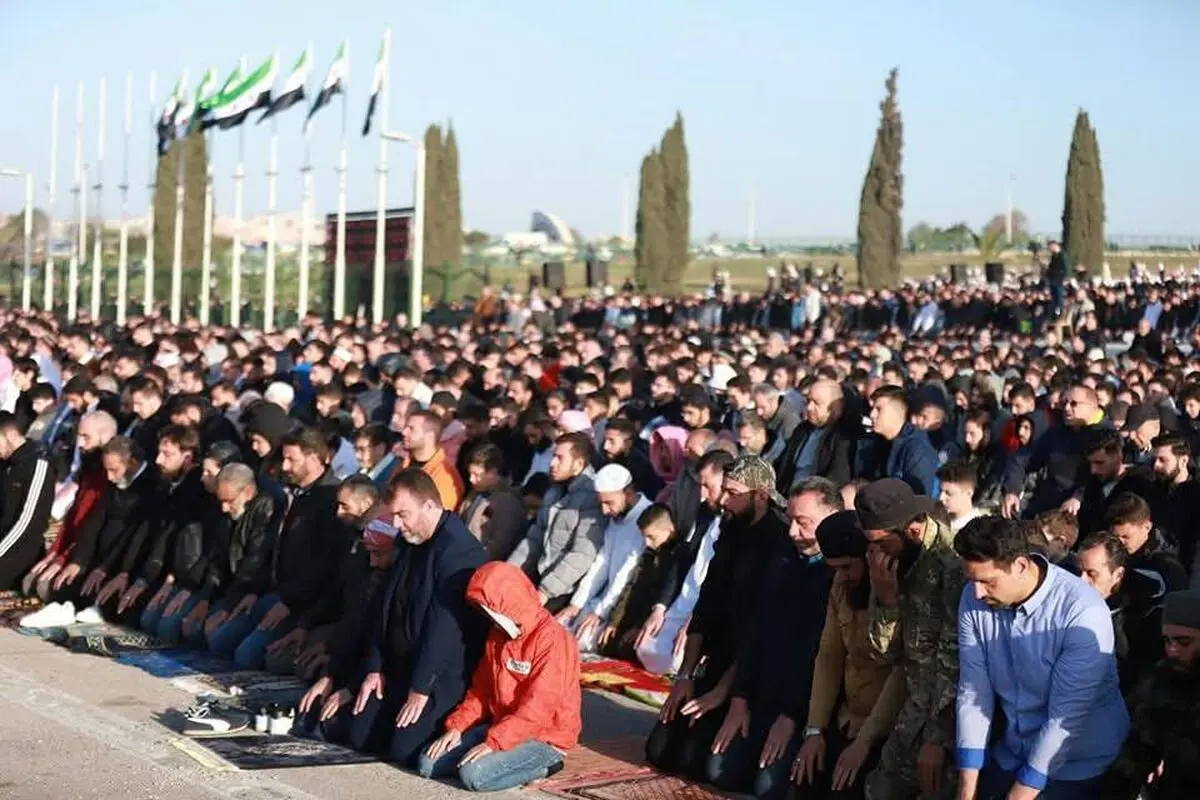 برگزاری نخستین نماز عید فطر در کاخ ریاست جمهوری سوریه در تاریخ این کشور
