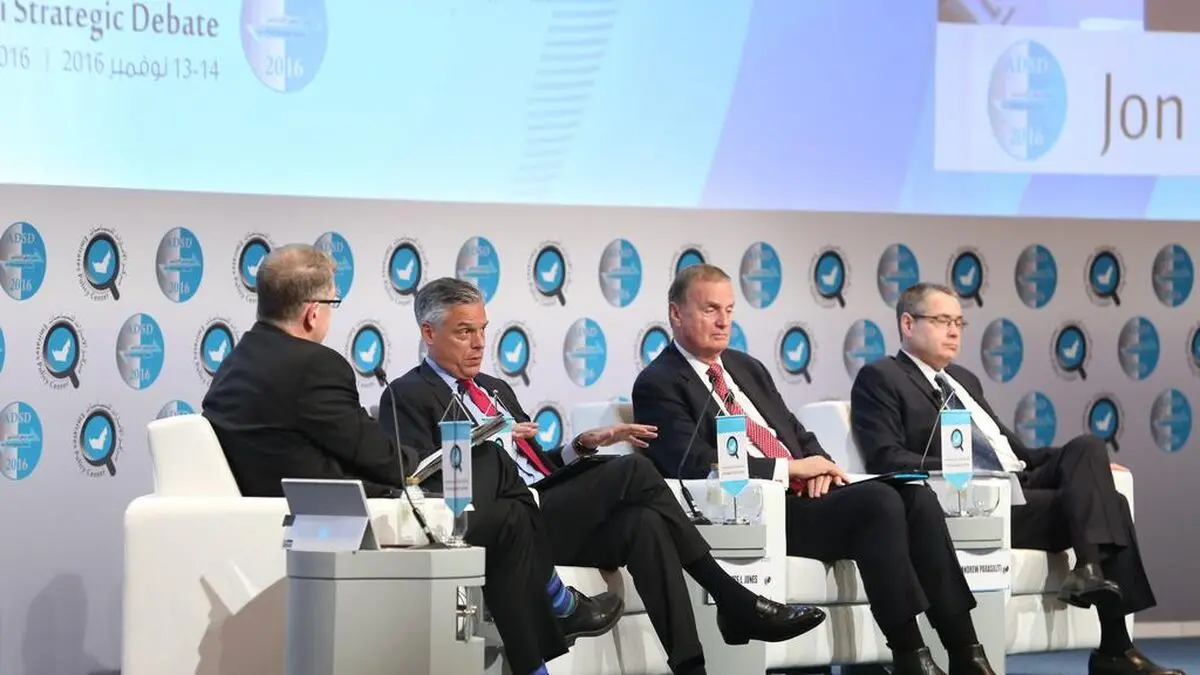 تهدید پوشالی مشاور دولت سابق دولت آمریکا در واکنش به احتمال بسته شدن تنگه هرمز