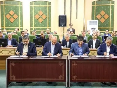 امضای 3 تفاهم‌نامه مهم در حوزه صنعت و سرمایه‌گذاری استان کرمانشاه با حضور پزشکیان