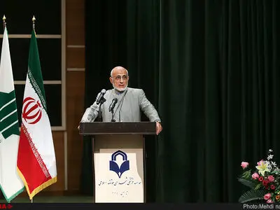 خدمات افراد را نفی نمی‌کنم/ جایی برای یاس وجود ندارد