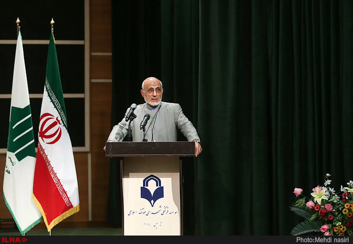 به نفع کسی از انتخابات کناره‌گیری نمی‌کنم/به رفتار قالیباف در شهرداری انتقاد دارم/ ائتلاف بعد از پیروزی معنی می‌دهد نه قبل از آن