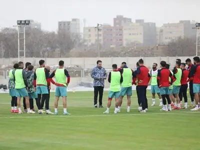 پاگشای خمز با برد پُر گل تراکتور