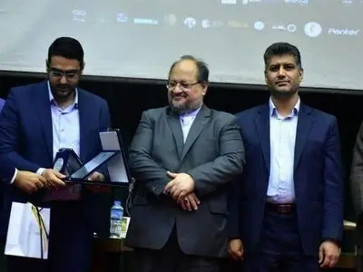 قمری: کارآفرینی یعنی بی‌تفاوت نبودن به مسائل و ایستادن جلوی مشکلی که فکر می‌کنید باید شما آن را درست کنید