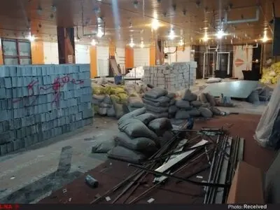 احتمال خطر ریزش مجتمع تجاری کادوس ۳ در آبادان+تصاویر