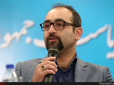 نمی‌توان رفراندومی برگزار کرد که ضمانت اجرای آن در هاله‌ای از ابهام است/ قانون‌گذاران برای همه شهرها نسخه یکسانی می‌پیچنند