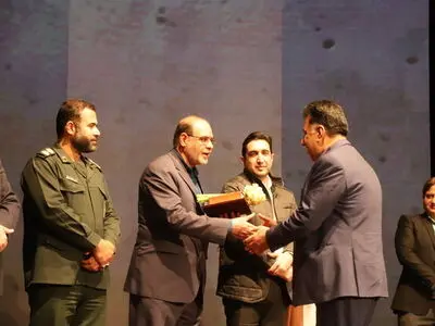 کنگره ملی شعر و داستان ایثار برگزیدگانش را شناخت