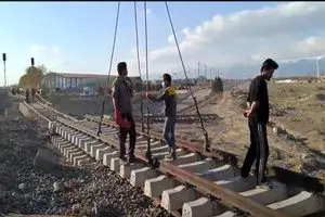 پل راه‌آهن چهارباغ  ۴۸ ساعت پس از حمله به طور کامل ترمیم شد