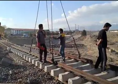 پل راه‌آهن چهارباغ  ۴۸ ساعت پس از حمله به طور کامل ترمیم شد