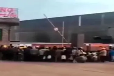 مرگ پنجمین کارگر چدن خوسف بر اثر تصادف/ اعتراض کارگران