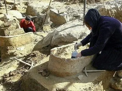 بیانیه جمعی از دوستداران میراث فرهنگی در حمایت از کاوش‌های باستان‌شناسی‌ میدان امام همدان 