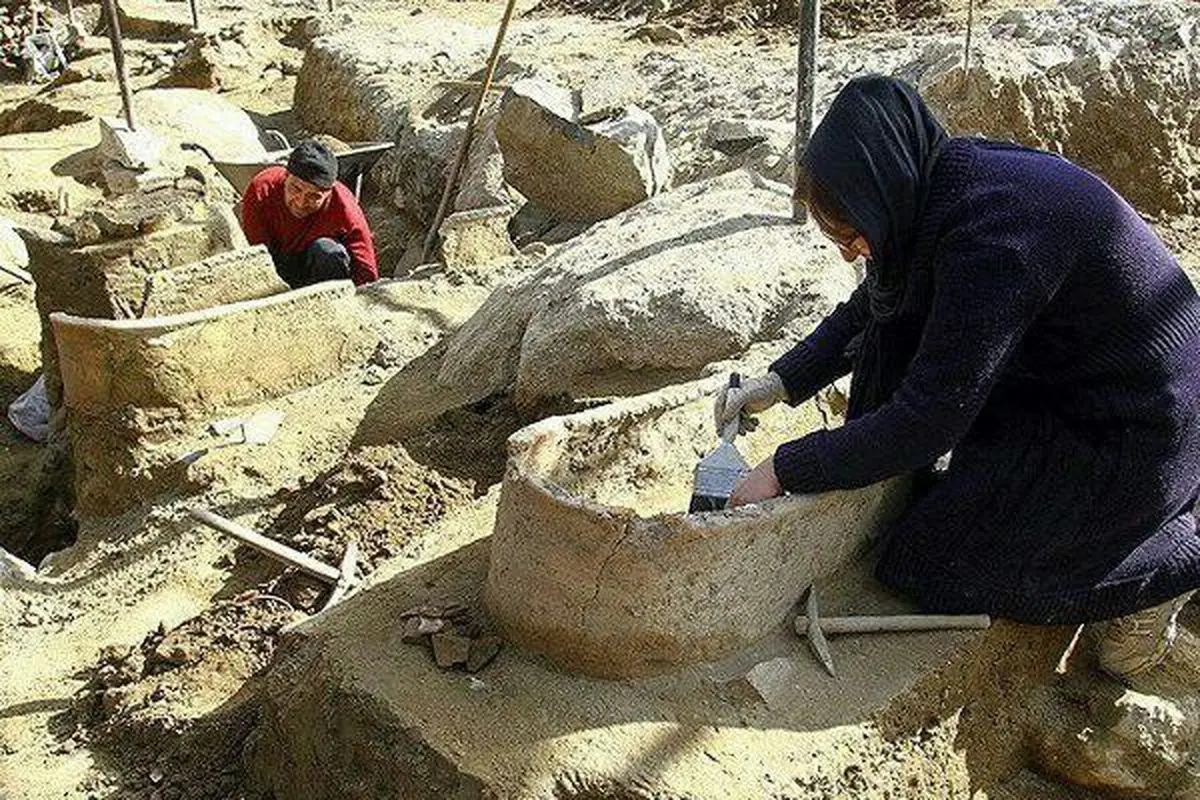 بیانیه جمعی از دوستداران میراث فرهنگی در حمایت از کاوش‌های باستان‌شناسی‌ میدان امام همدان 