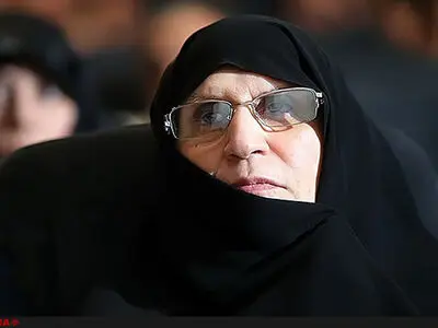 دختر امام(ره) درگذشت پدر سردار سلیمانی را تسلیت گفت