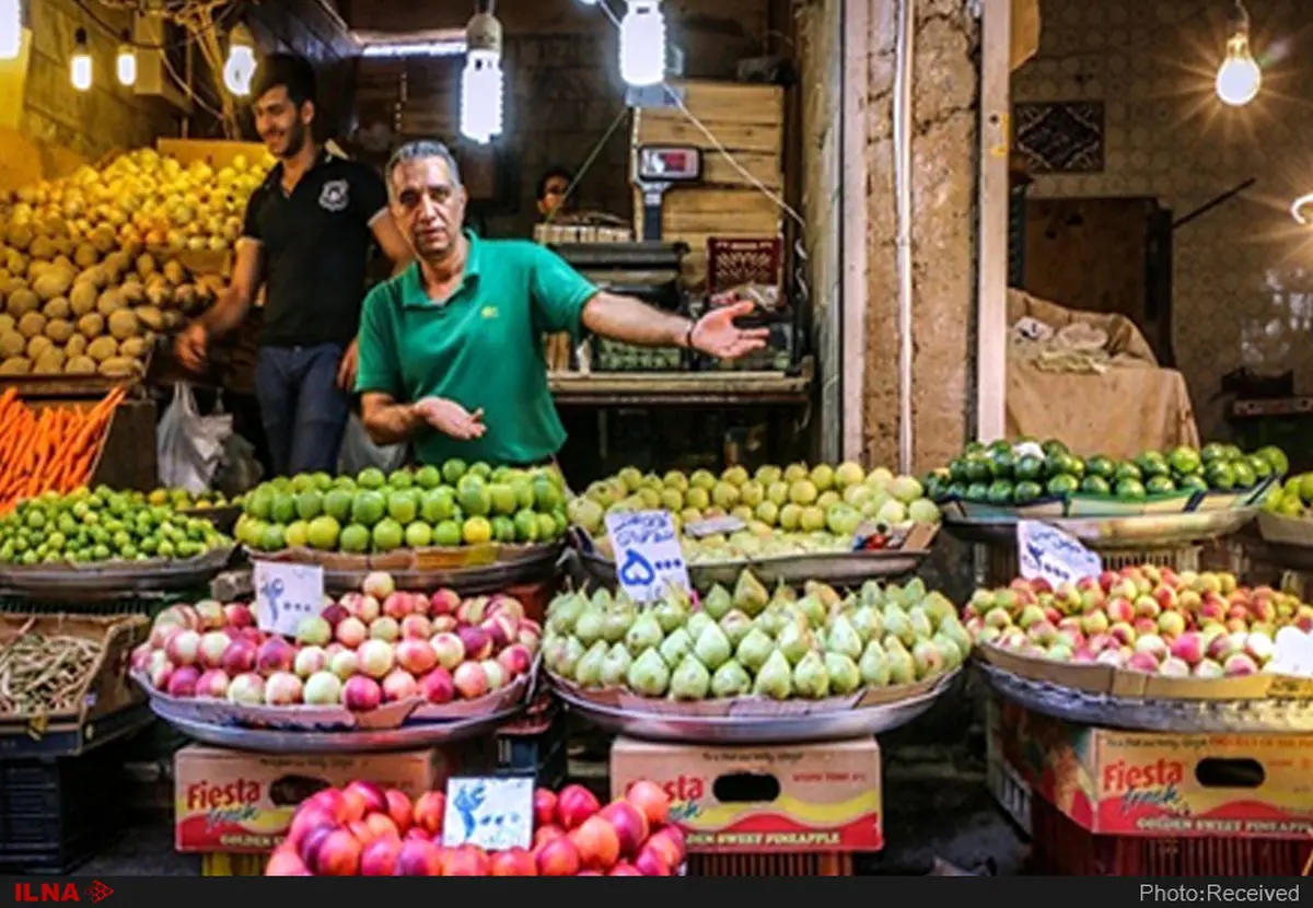 قیمت میوه همچنان بر مدار گرانی/ انبه 20 هزار تومانی گرانترین میوه این روزهای بازار/تقاضا به دلیل کاهش قدرت خرید مردم چشم‌گیر نیست