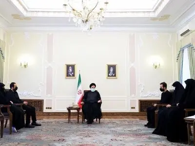 رئیسي لاسرة الشهید سلیمانی: الاعداء یریدون تقديم الشهيد في صورة الجلاد