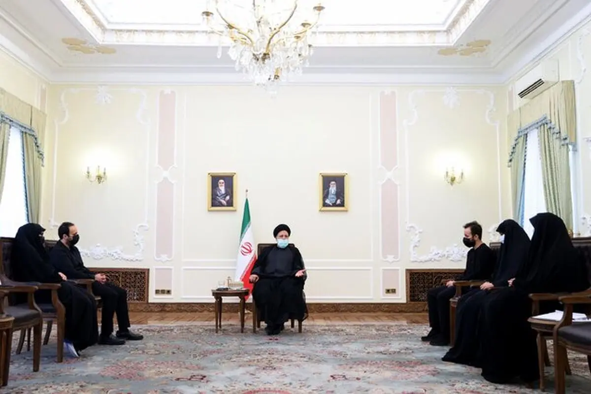 رئیسي لاسرة الشهید سلیمانی: الاعداء یریدون تقديم الشهيد في صورة الجلاد