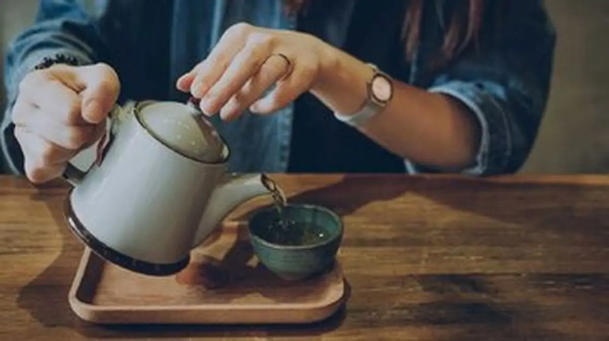 بهترین نوشیدنی‌ها برای کوچک کردن شکم