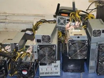 کشف ۸ دستگاه ماینر به همراه ۴ دستگاه سانتیفیوژ در کلاچای
