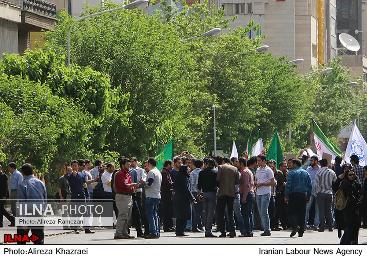 دولت با ایجاد رونق اقتصادی حقوق کارگران را احیا کند