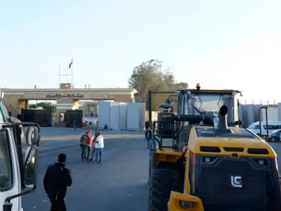 خودروهای مصری برای یافتن اجساد اسرای اسرائیلی وارد غزه شدند