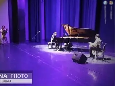 همنوازی سامان احتشامی و عمران فروزش در تالار «وحدت» 