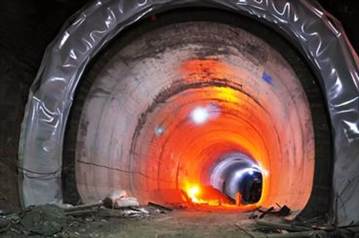 کارخانه عملیات تولید قطعات بتنی بدنه تونل ویژه خط ۹ راه‌اندازی شد

