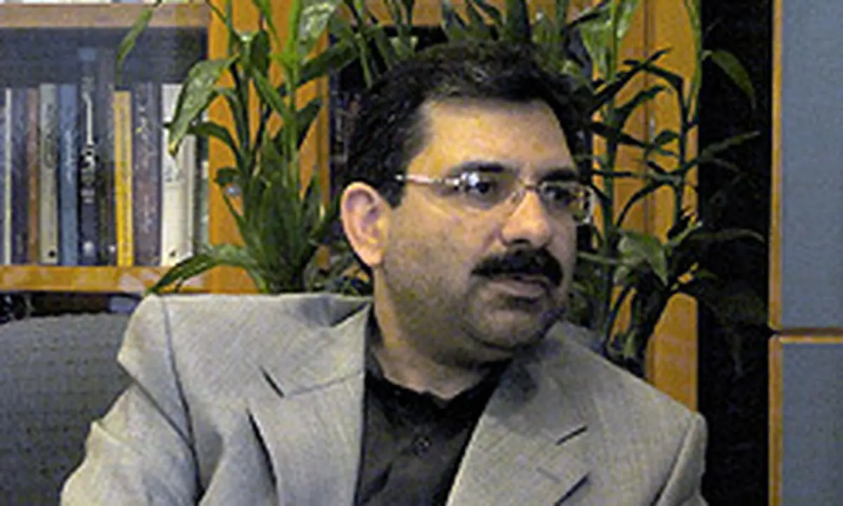 مازیار حسینی در سوگ پدر نشست