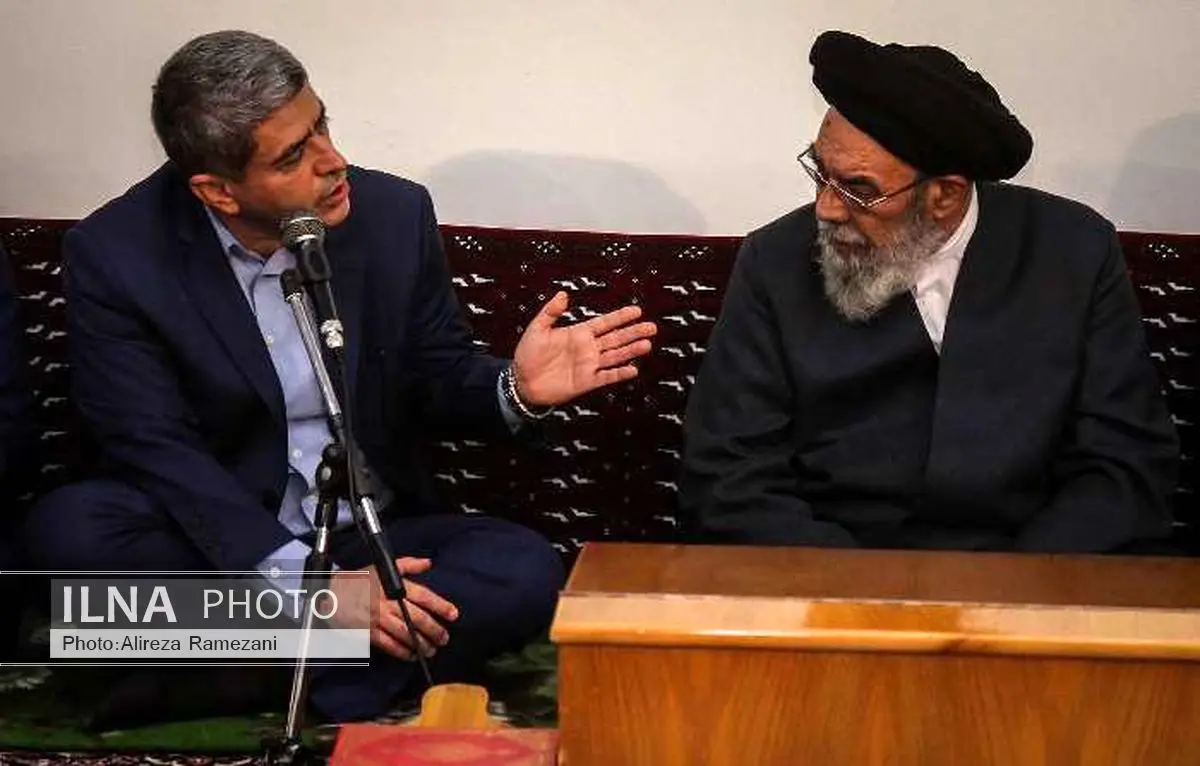 وزیر اقتصاد با نماینده ولی فقیه و امام جمعه اصفهان دیدار کرد