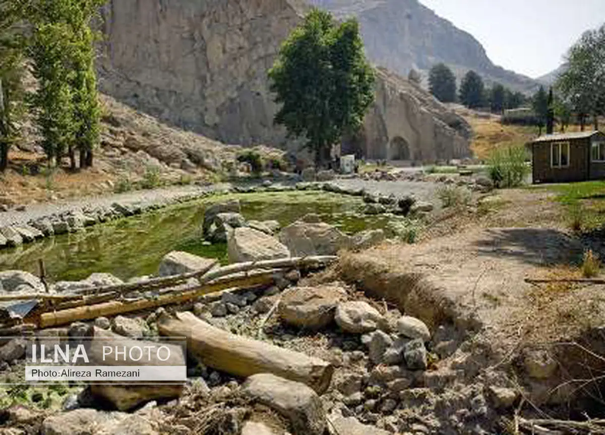 کشمکش رسانه‌ای مسئولان در فاجعه خشک شدن دریاچه تاق بستان