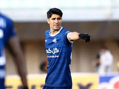 پویا پورعلی سرخ‌پوش شد