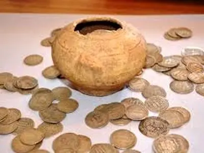 ۷۴ سکه تاریخی در اسدآباد همدان کشف شد/فروشنده اموال تاریخی دستگیر شد 
